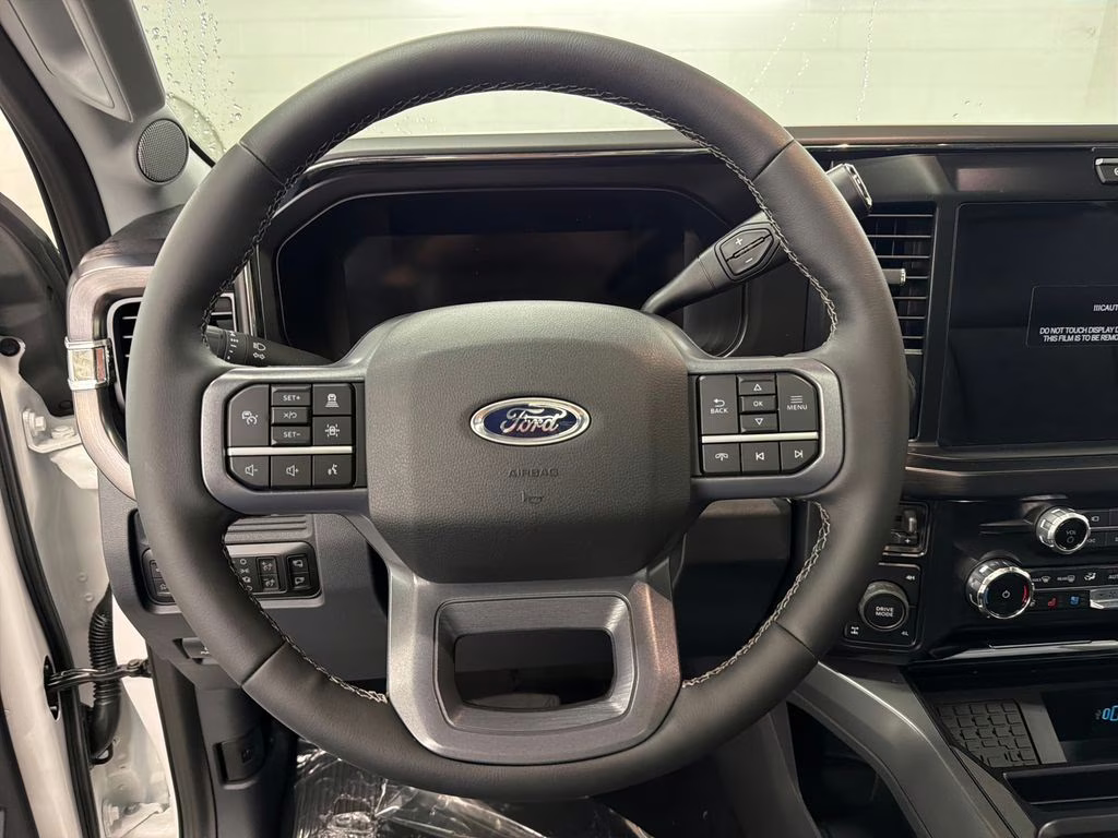 2026 STAR WHITE Ford Super Duty F-250 SRW Lariat 4X4 Truck