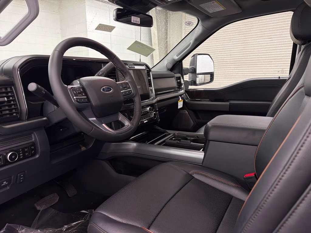 2026 STAR WHITE Ford Super Duty F-250 SRW Lariat 4X4 Truck