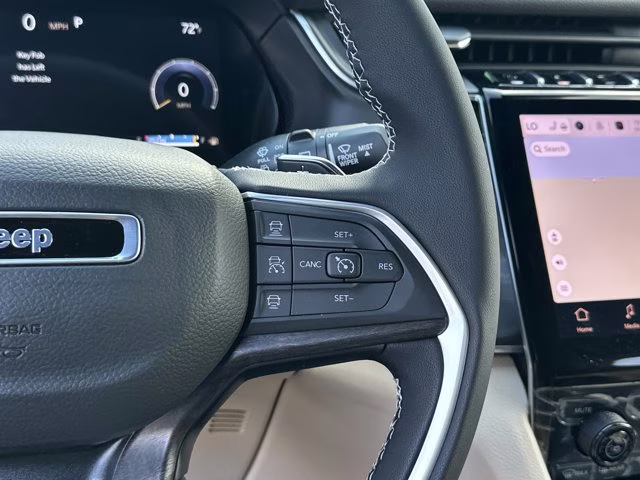 2025 Diamond Black Crystal Pearlcoat Jeep Grand Cherokee L Limited RWD SUV