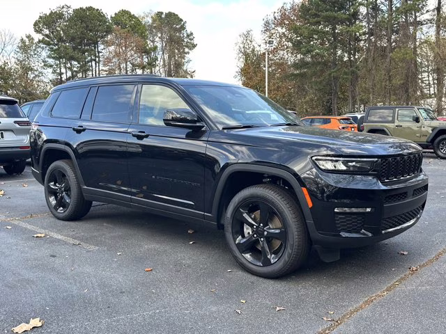 2025 Diamond Black Crystal Pearlcoat Jeep Grand Cherokee L Limited RWD SUV