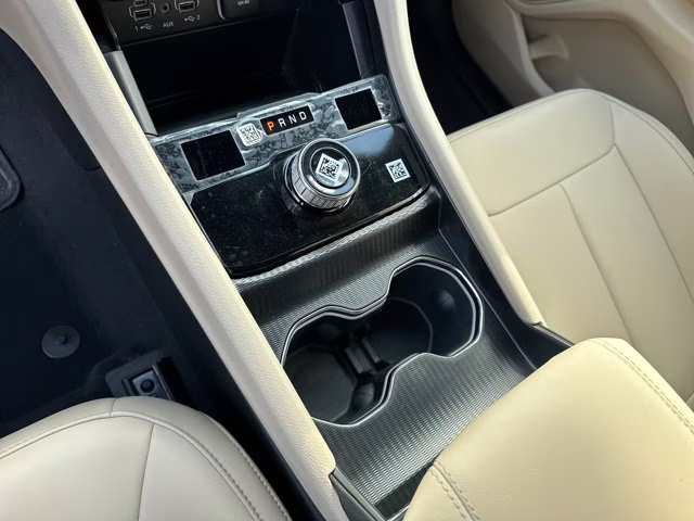 2025 Diamond Black Crystal Pearlcoat Jeep Grand Cherokee L Limited RWD SUV