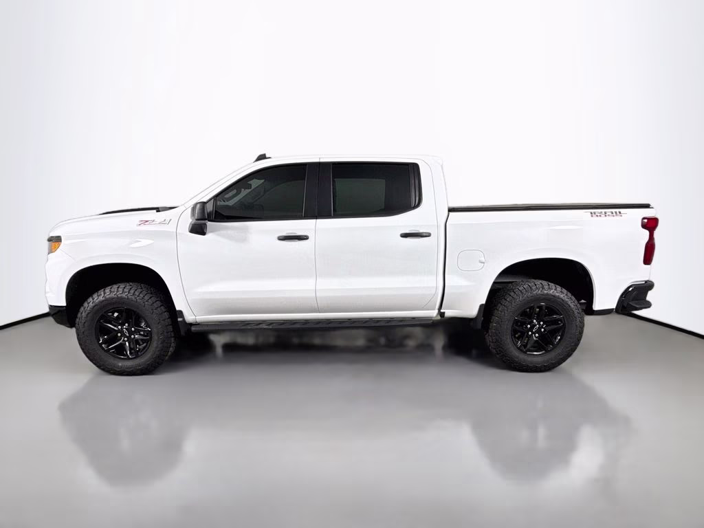 2022 Summit White Chevrolet Silverado 1500 Custom Trail Boss 4X4 Truck