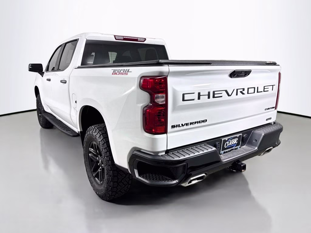 2022 Summit White Chevrolet Silverado 1500 Custom Trail Boss 4X4 Truck