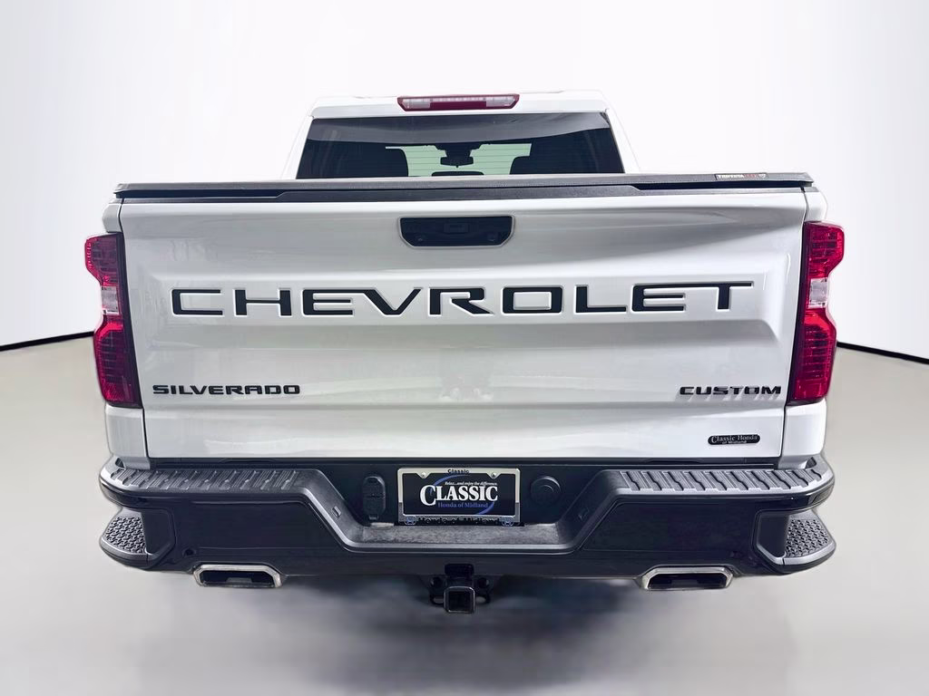 2022 Summit White Chevrolet Silverado 1500 Custom Trail Boss 4X4 Truck