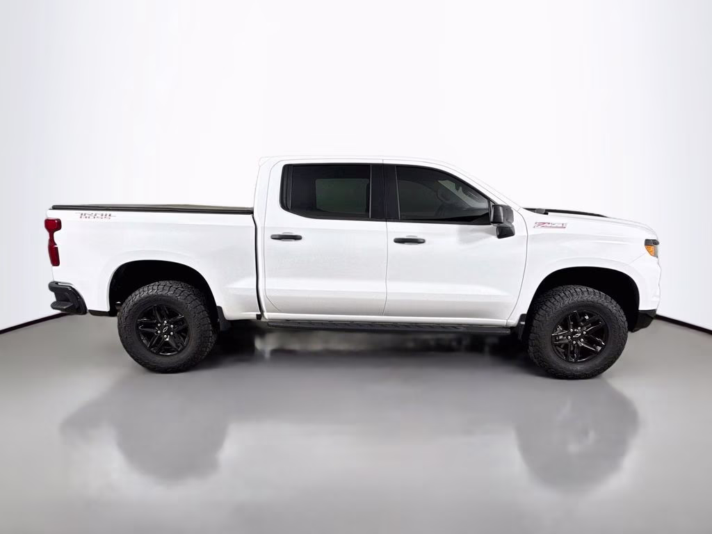 2022 Summit White Chevrolet Silverado 1500 Custom Trail Boss 4X4 Truck
