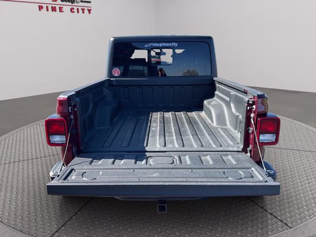 2022 Snazzberry Pearlcoat Jeep Gladiator Willys 4X4 Truck