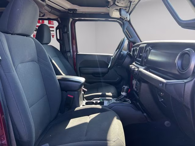 2022 Snazzberry Pearlcoat Jeep Gladiator Willys 4X4 Truck