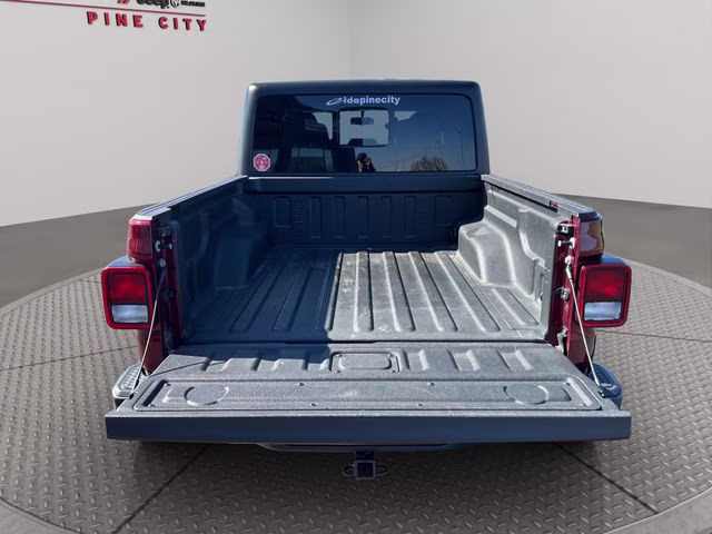 2022 Snazzberry Pearlcoat Jeep Gladiator Willys 4X4 Truck
