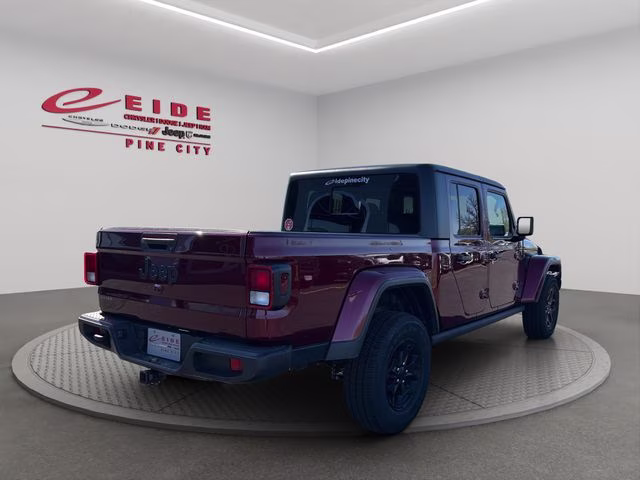 2022 Snazzberry Pearlcoat Jeep Gladiator Willys 4X4 Truck