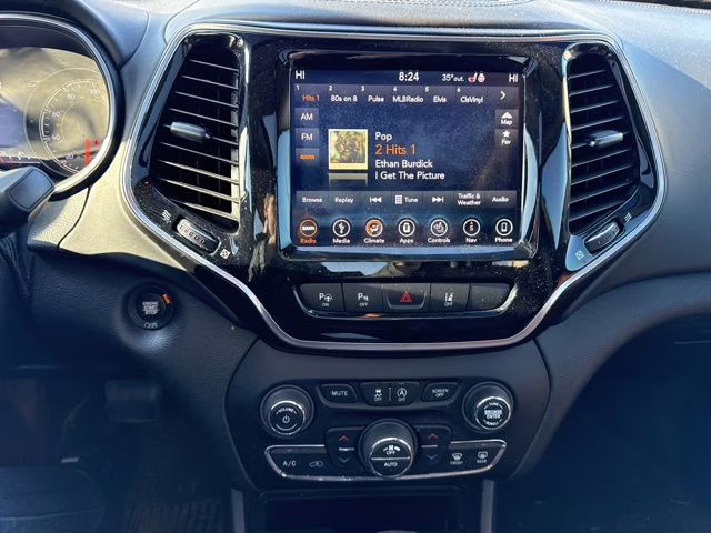 2019 Diamond Black Crystal Pearlcoat Jeep Cherokee Overland 4X4 SUV