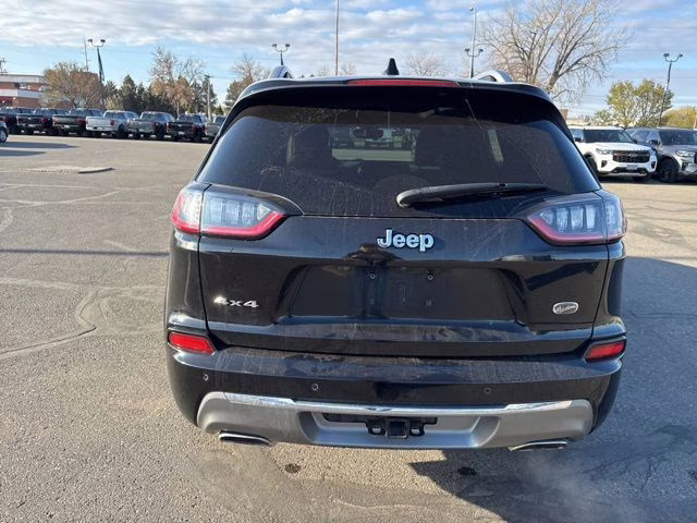 2019 Diamond Black Crystal Pearlcoat Jeep Cherokee Overland 4X4 SUV