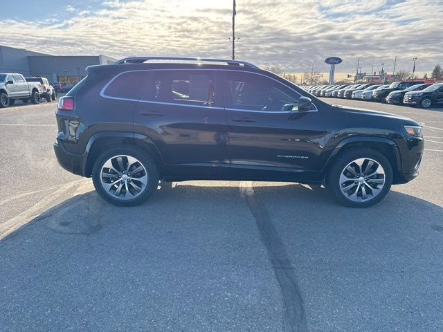 2019 Diamond Black Crystal Pearlcoat Jeep Cherokee Overland 4X4 SUV