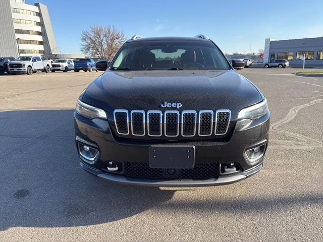 2019 Diamond Black Crystal Pearlcoat Jeep Cherokee Overland 4X4 SUV