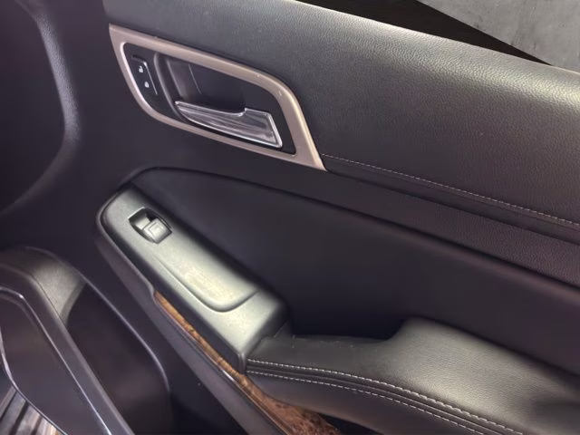 2016 Light Steel Gray Metallic GMC Yukon XL Denali 4X4 SUV