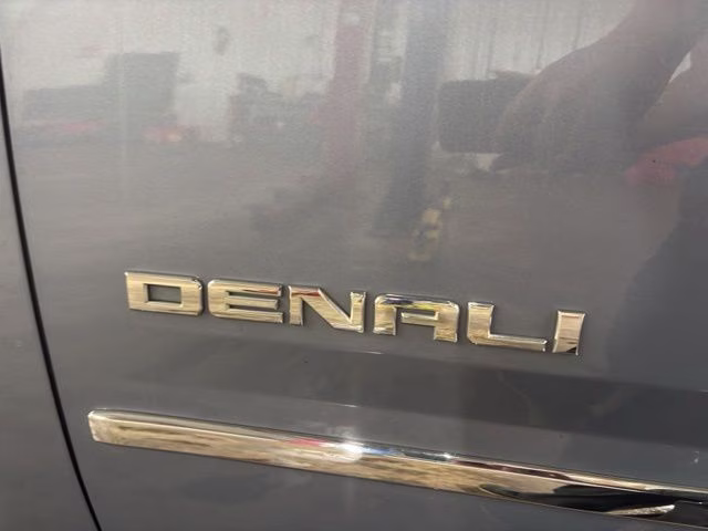2016 Light Steel Gray Metallic GMC Yukon XL Denali 4X4 SUV
