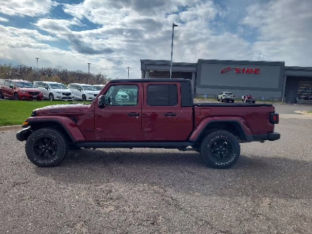 2022 Snazzberry Pearlcoat Jeep Gladiator Willys 4X4 Truck