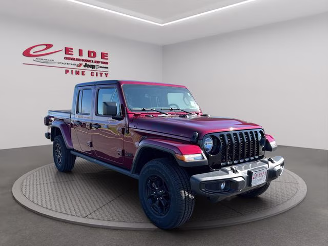 2022 Snazzberry Pearlcoat Jeep Gladiator Willys 4X4 Truck
