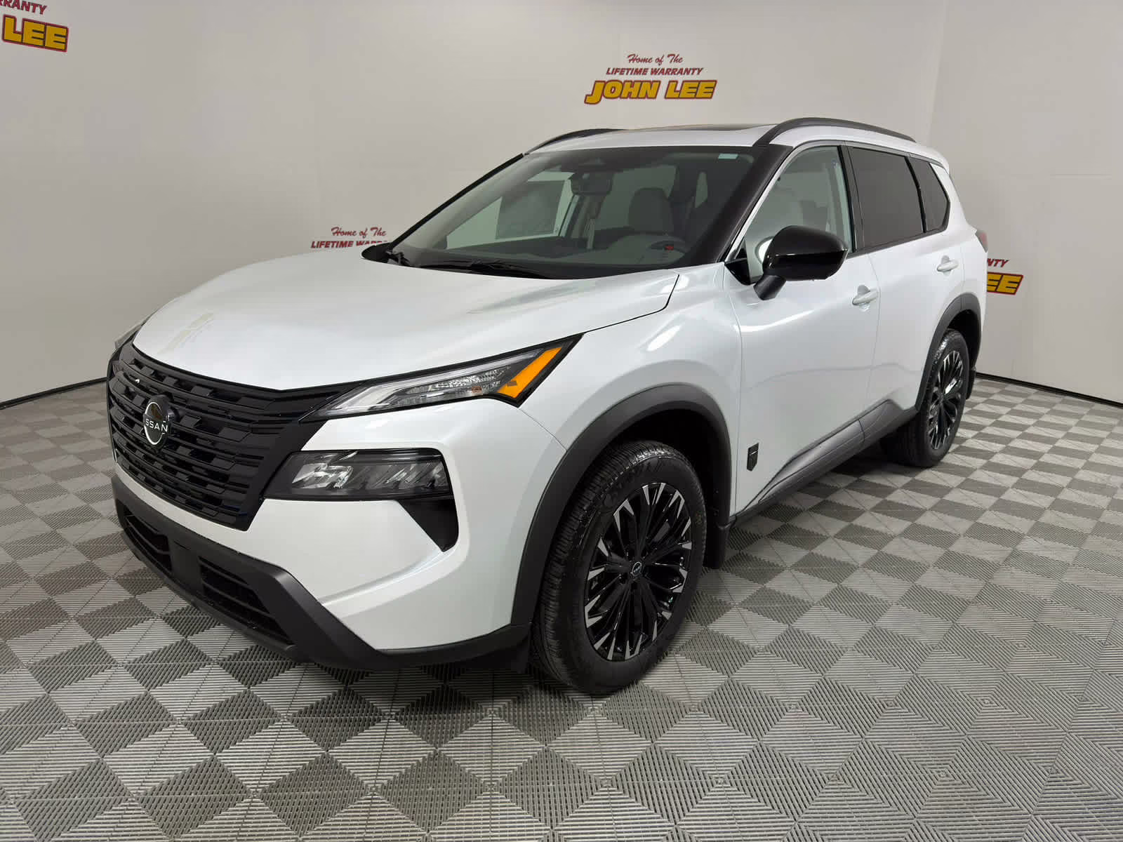 2026 Nissan Rogue Dark Armor's photo