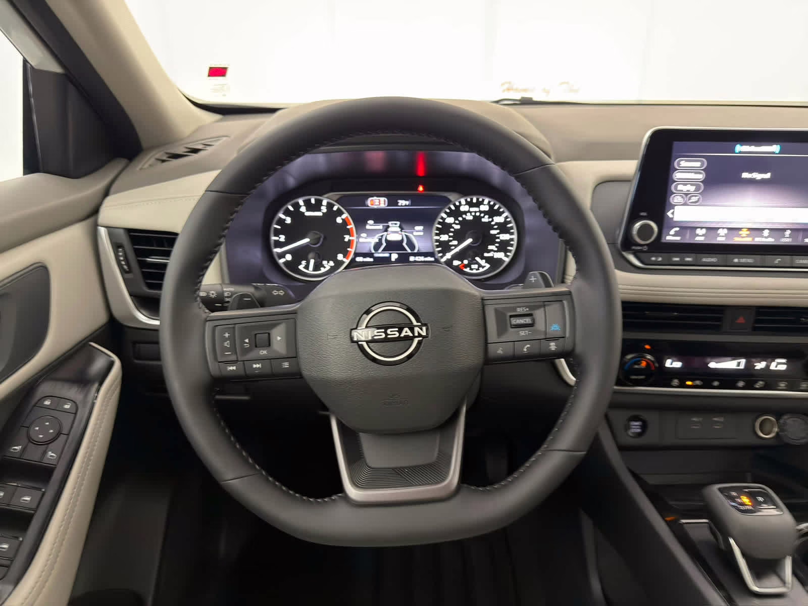 2026 Everest White Pearl Tricoat Nissan Rogue Dark Armor FWD SUV