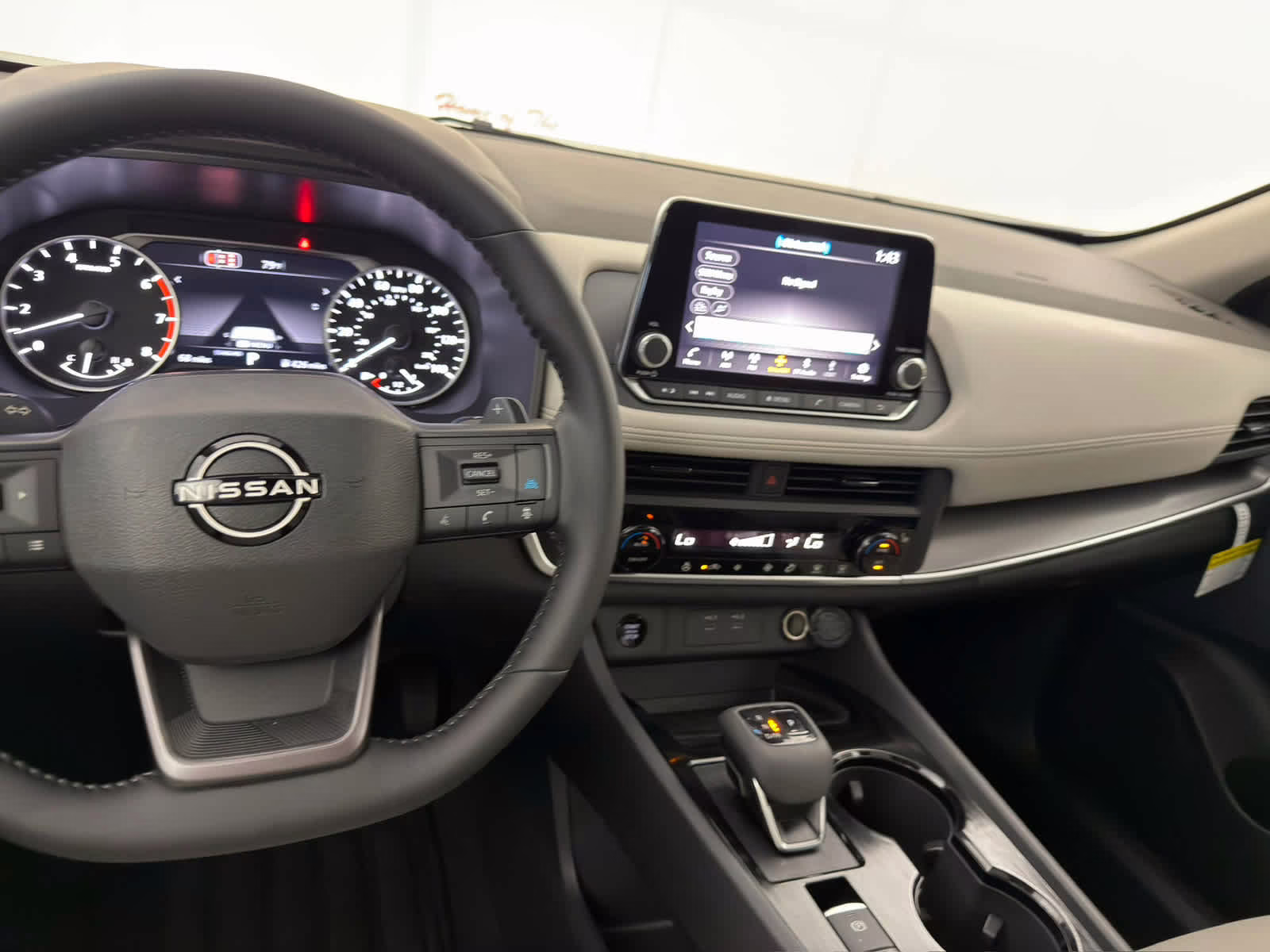 2026 Everest White Pearl Tricoat Nissan Rogue Dark Armor FWD SUV