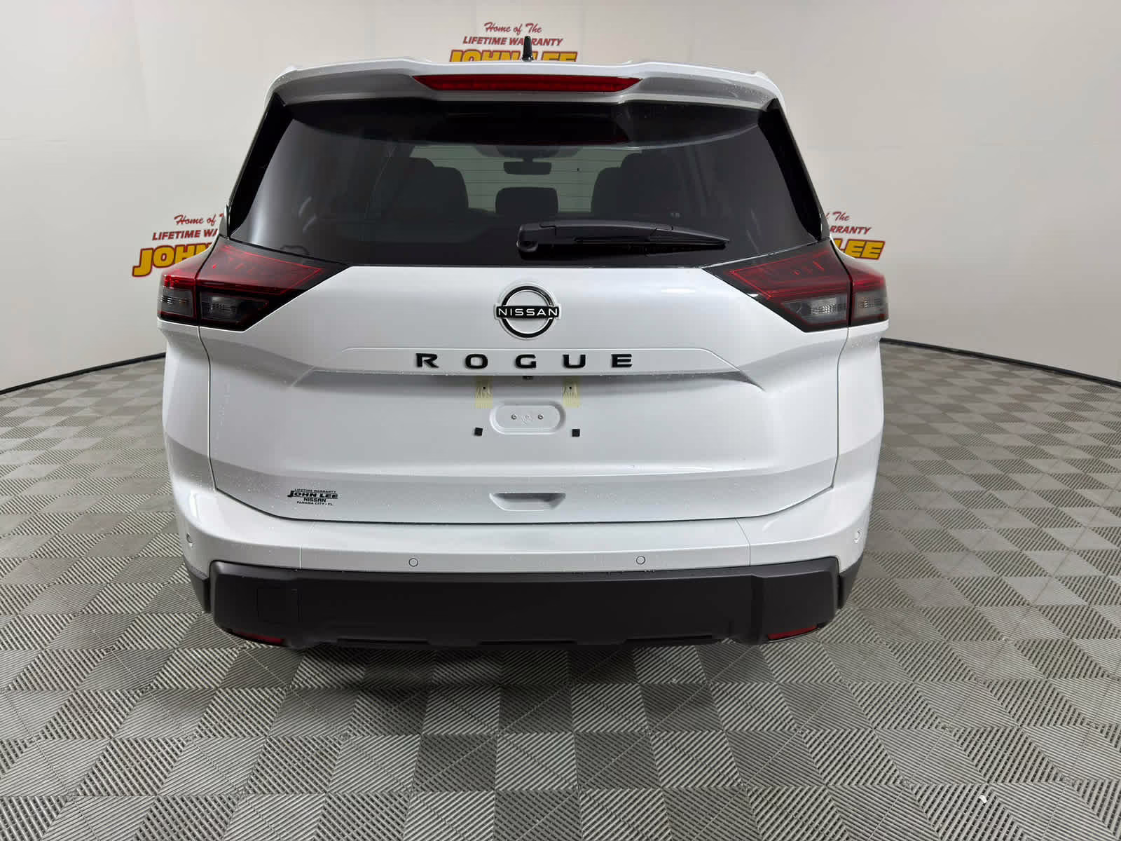 2026 Everest White Pearl Tricoat Nissan Rogue Dark Armor FWD SUV