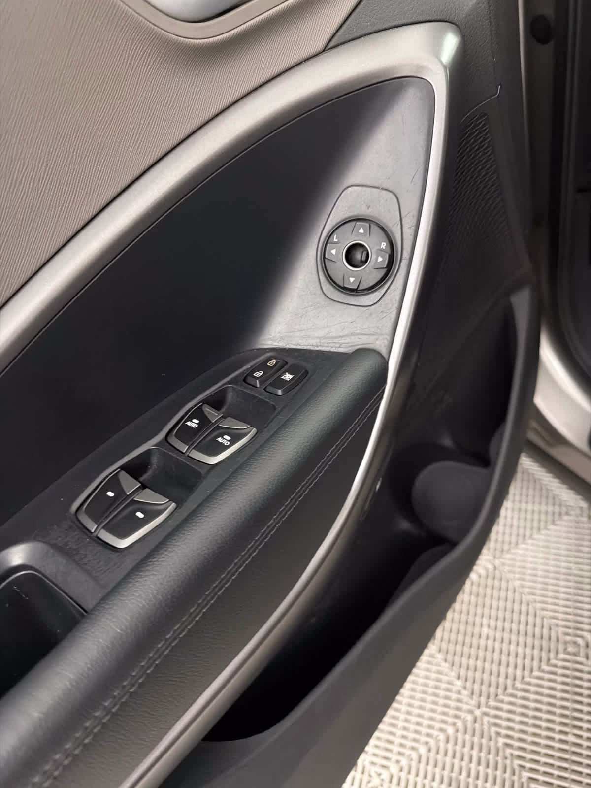 2015 Mineral Gray Hyundai Santa Fe Sport FWD SUV