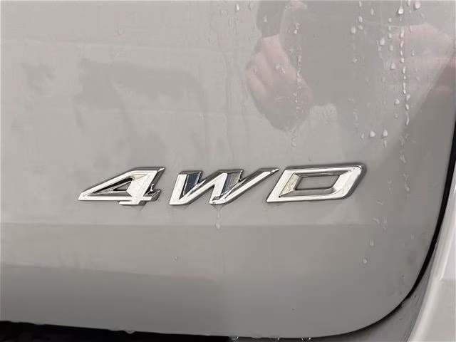 2026 Space White Metallic Ford Explorer Active 4X4 SUV