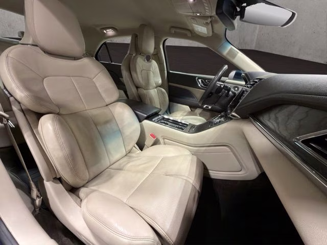 2017 Midnight Sapphire Blue Metallic Lincoln Continental Reserve AWD Sedan