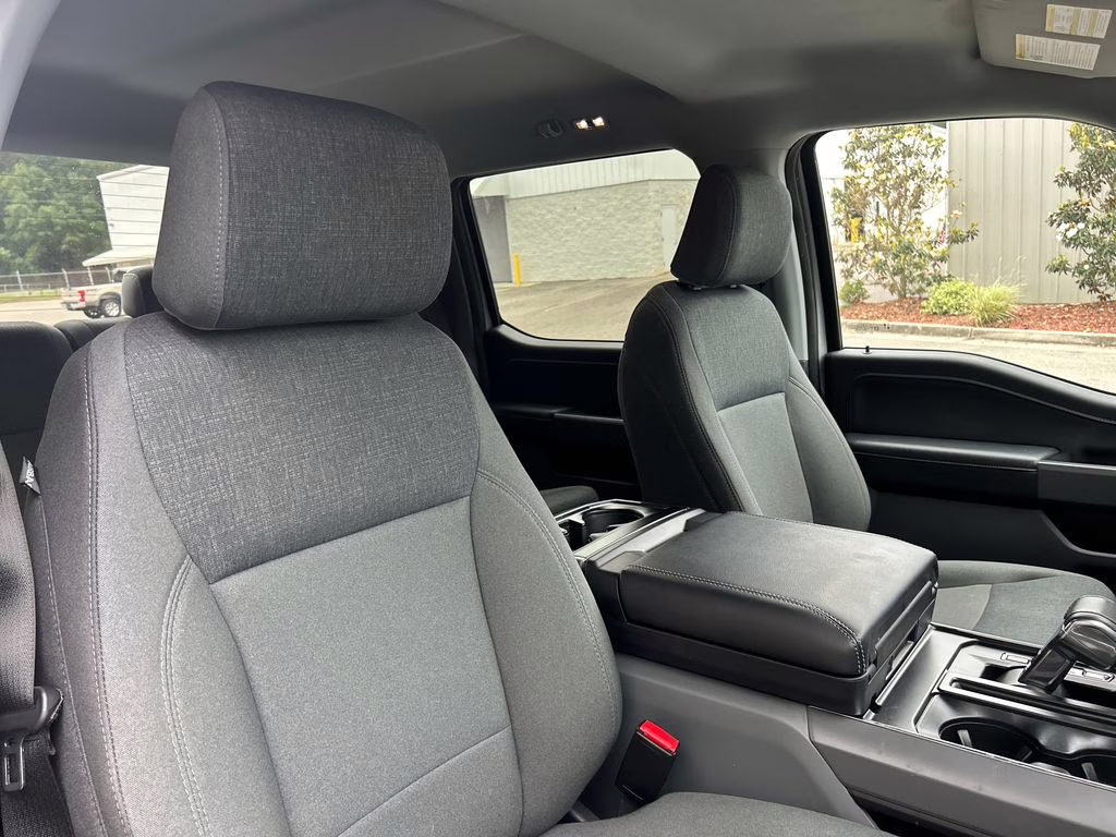 2024 Avalanche Ford F-150 Lightning Flash AWD Truck