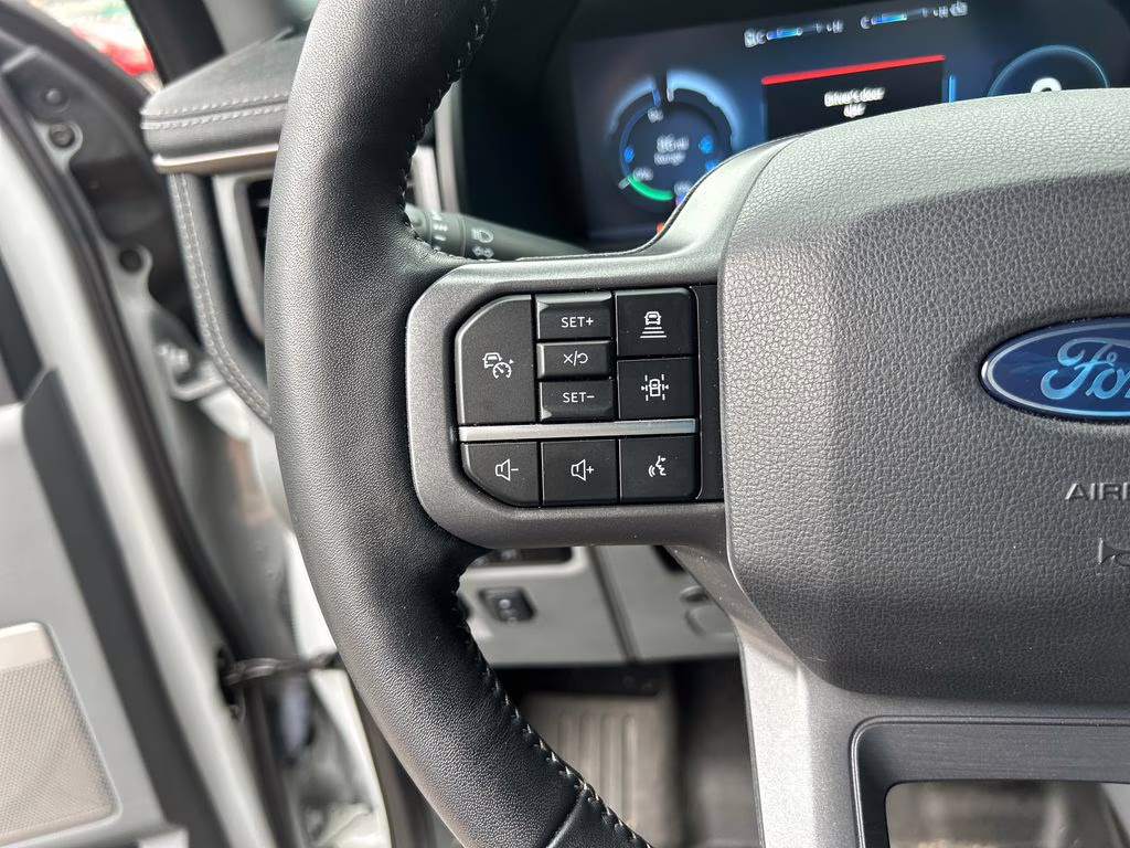 2024 Avalanche Ford F-150 Lightning Flash AWD Truck