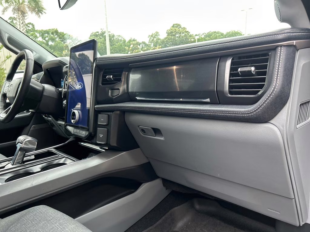 2024 Avalanche Ford F-150 Lightning Flash AWD Truck