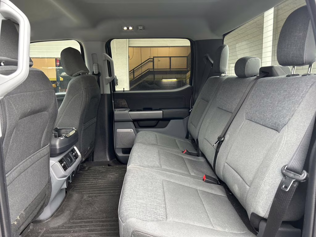 2024 Avalanche Ford F-150 Lightning Flash AWD Truck