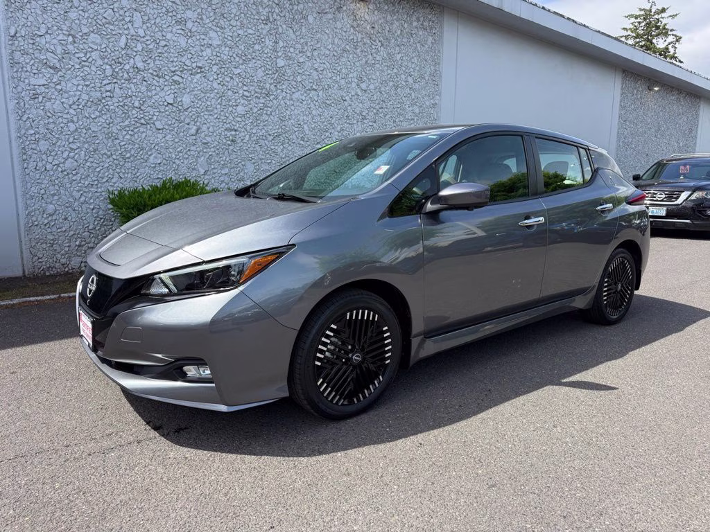 2024 Nissan Leaf SV PLUS's photo