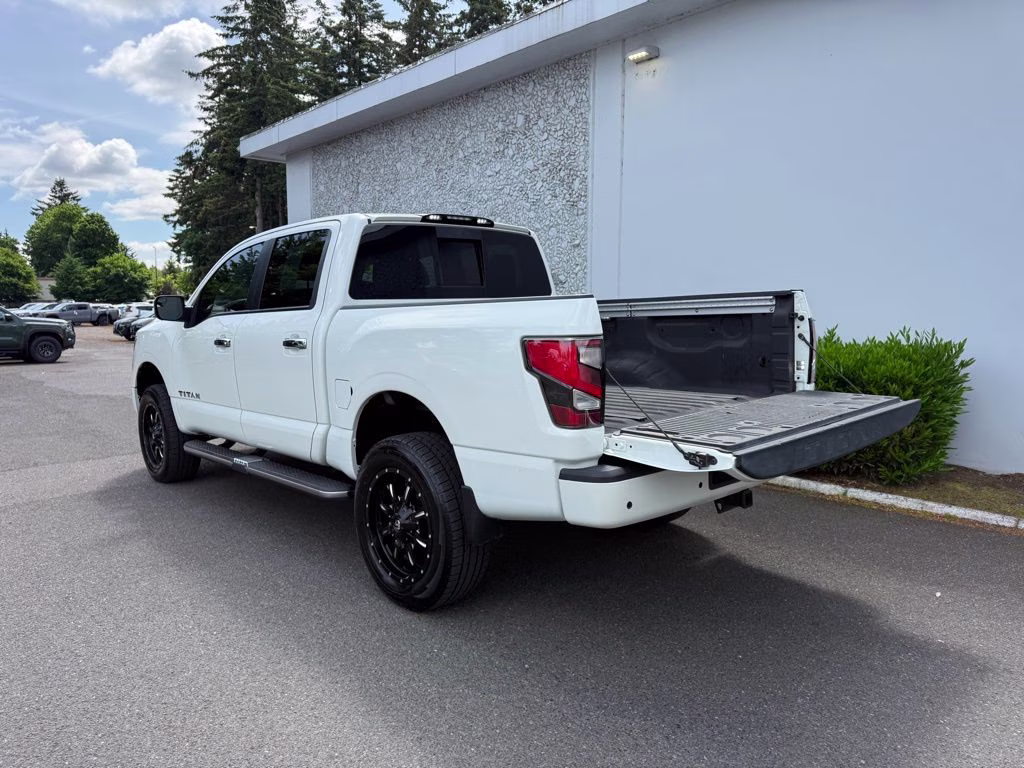 2021 Pearl White Metallic Nissan Titan SL 4X4 Truck
