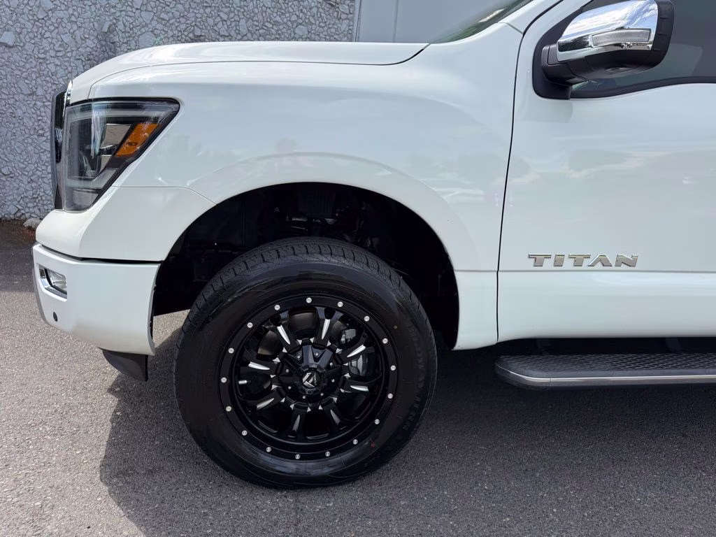 2021 Pearl White Metallic Nissan Titan SL 4X4 Truck