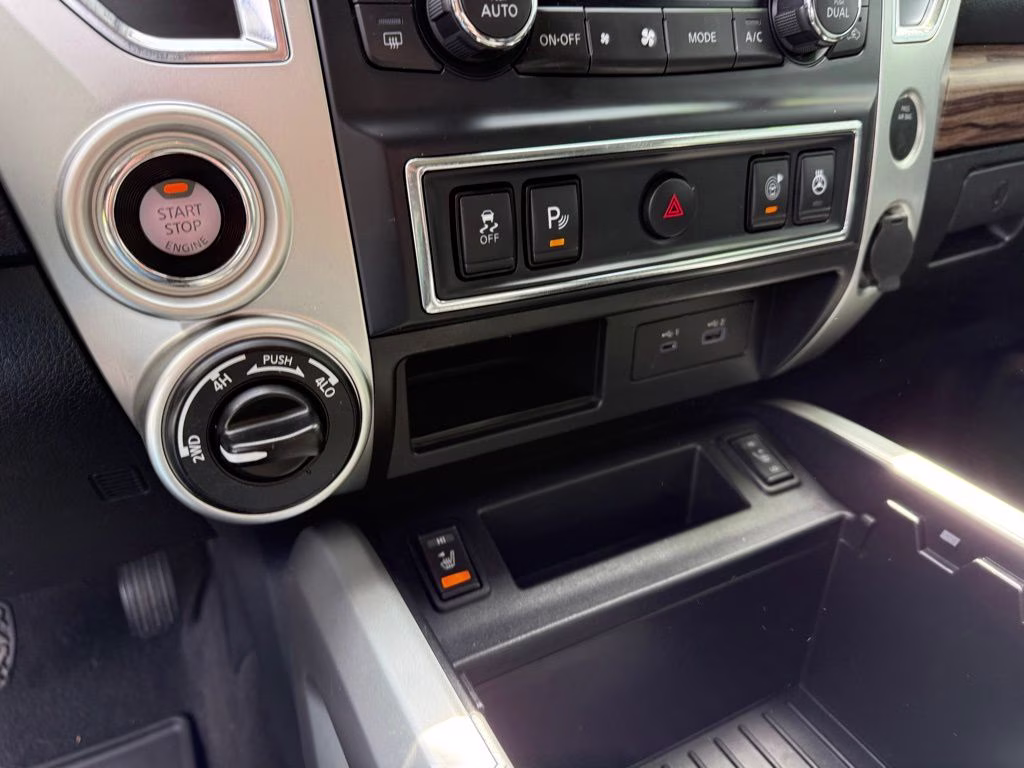2021 Pearl White Metallic Nissan Titan SL 4X4 Truck