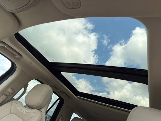 2020 Ceramic White Lincoln Navigator L Reserve 4X4 SUV