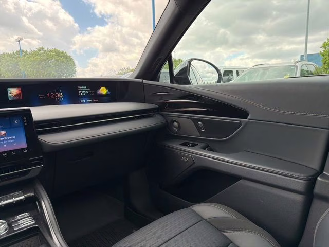 2025 Radiance Metallic Lincoln Nautilus Reserve AWD SUV
