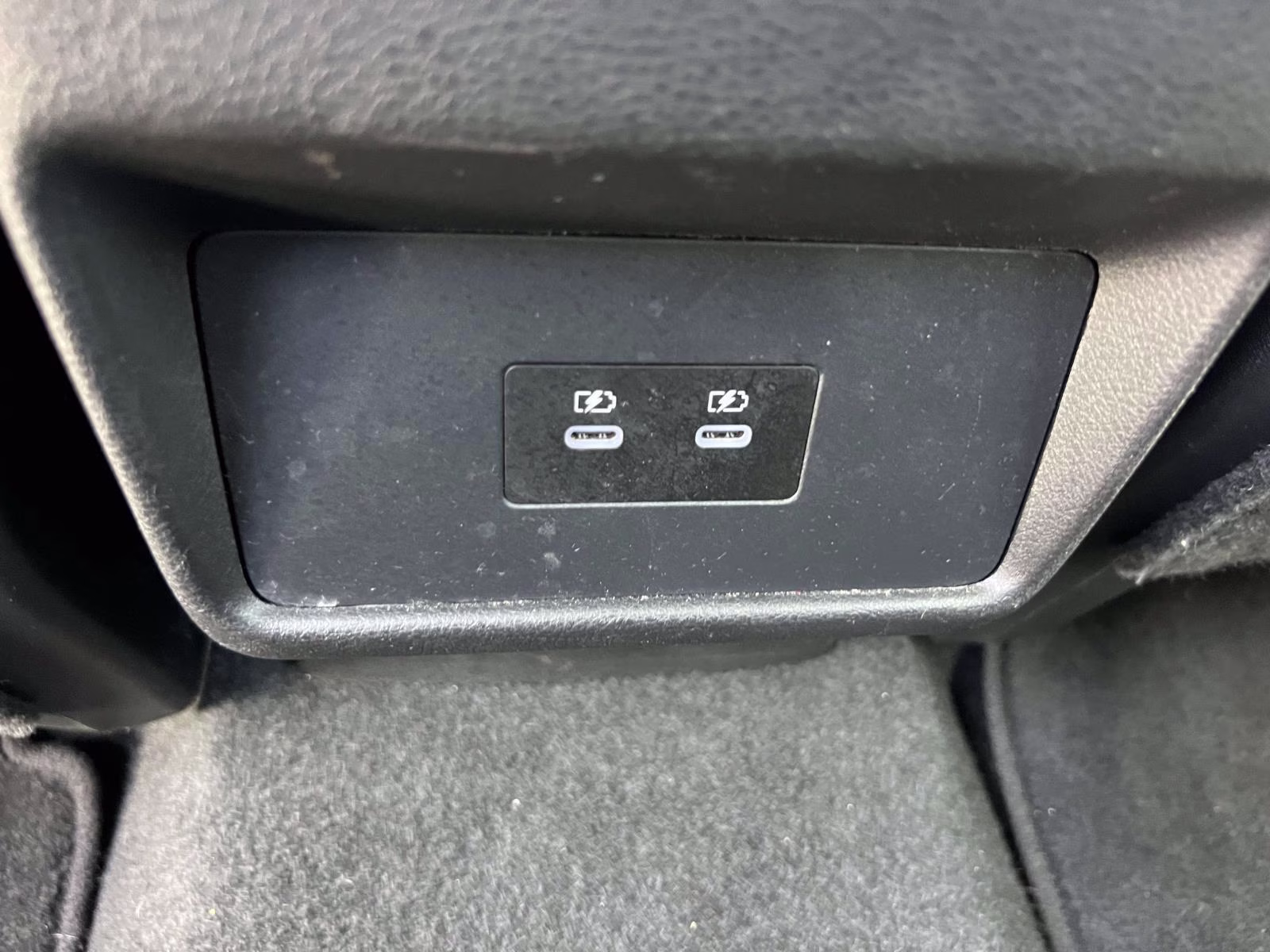 2024 White/off-white Nissan Rogue SV AWD SUV
