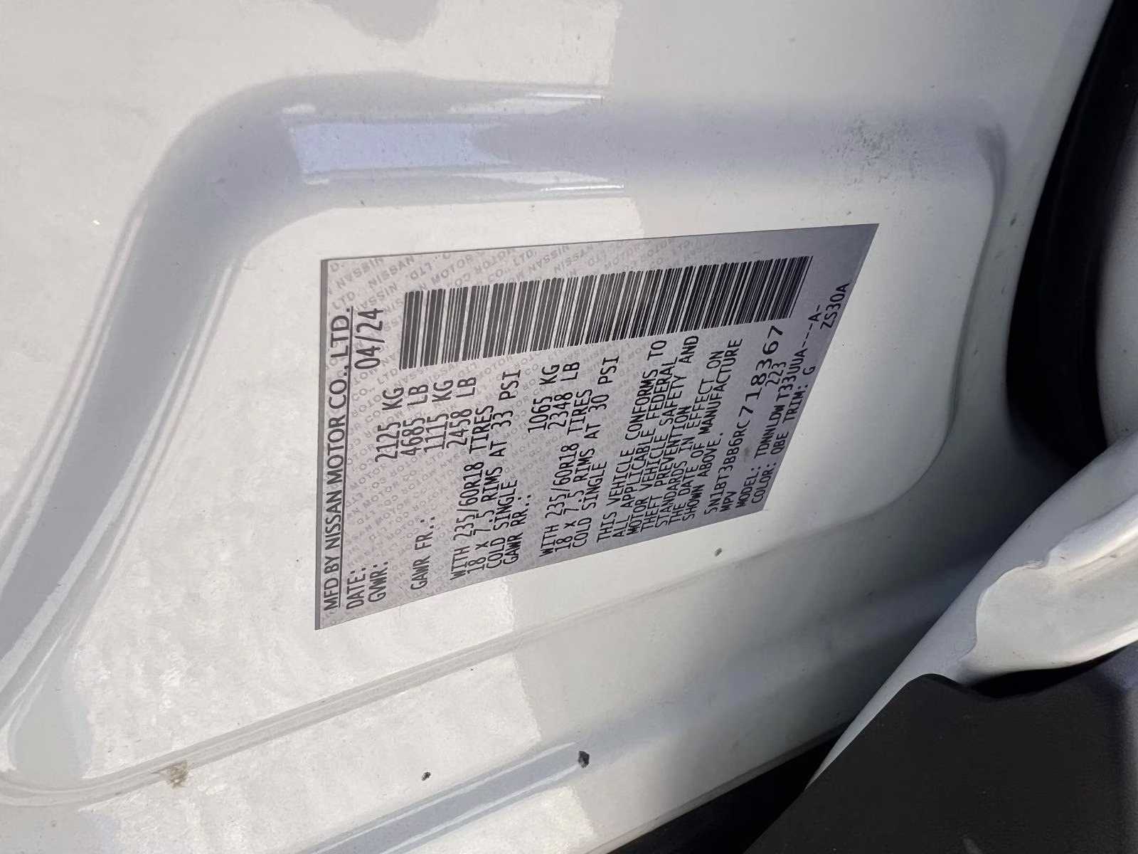 2024 White/off-white Nissan Rogue SV AWD SUV