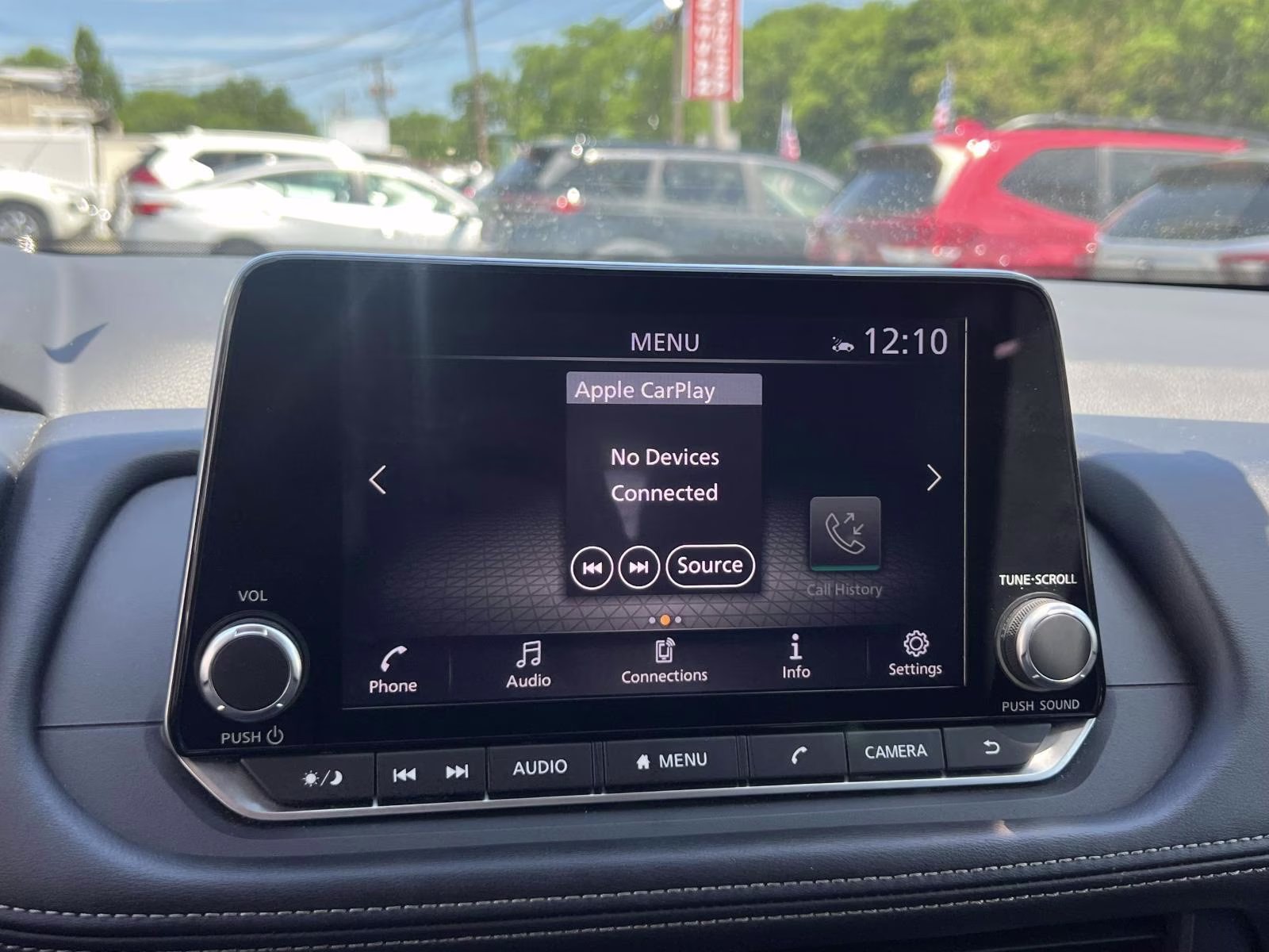 2024 White/off-white Nissan Rogue SV AWD SUV