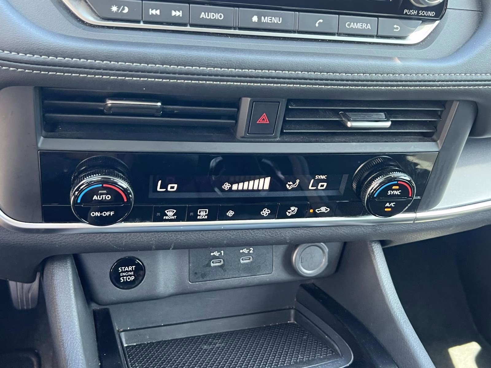 2024 White/off-white Nissan Rogue SV AWD SUV