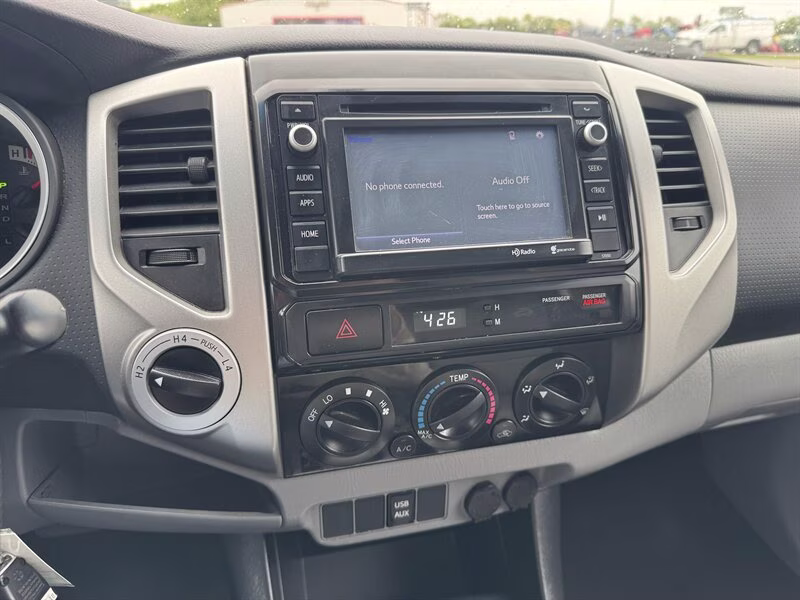 2014 Magnetic Gray Metallic Toyota Tacoma V6 4X4 Truck
