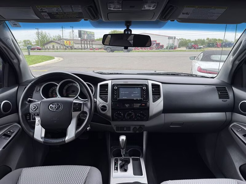 2014 Magnetic Gray Metallic Toyota Tacoma V6 4X4 Truck