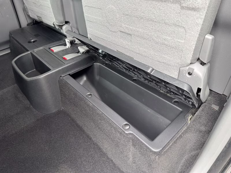 2014 Magnetic Gray Metallic Toyota Tacoma V6 4X4 Truck