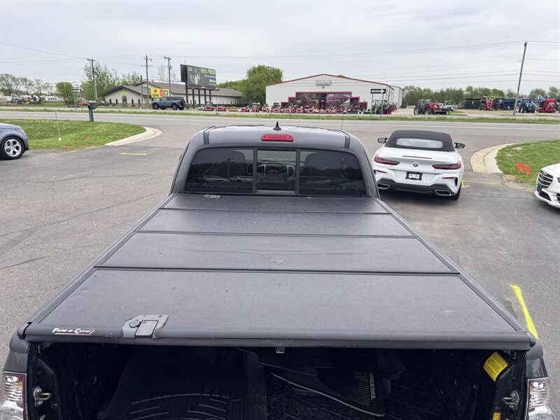 2014 Magnetic Gray Metallic Toyota Tacoma V6 4X4 Truck