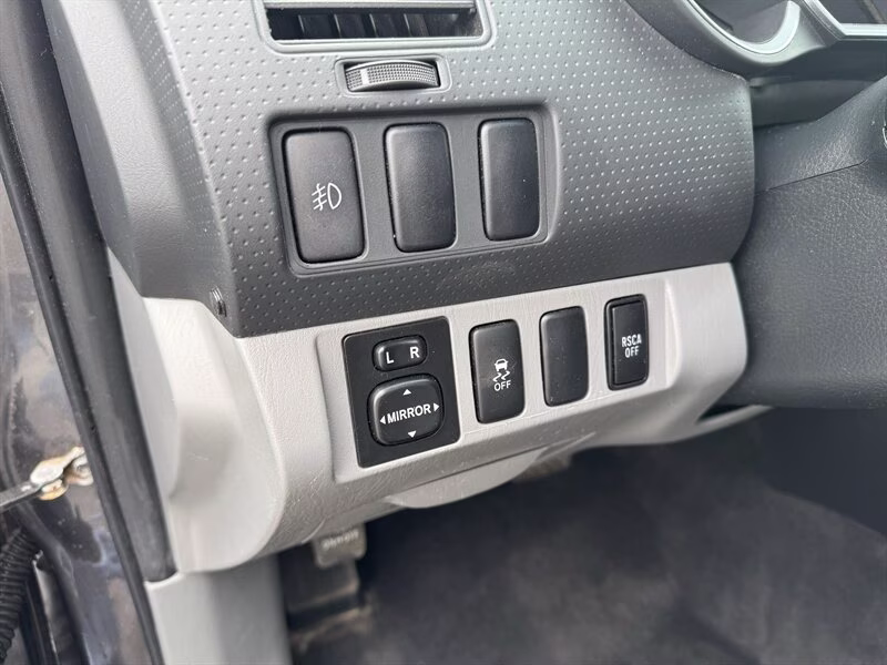 2014 Magnetic Gray Metallic Toyota Tacoma V6 4X4 Truck
