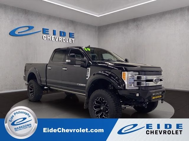 2019 Black Metallic Ford Super Duty F-250 SRW Limited 4X4 Truck