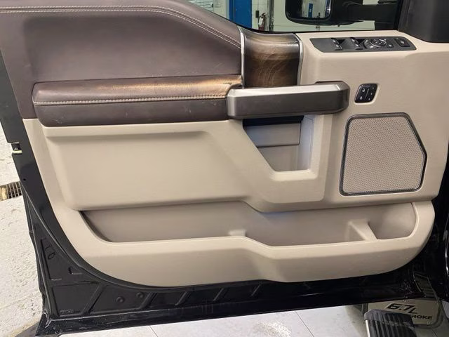 2019 Black Metallic Ford Super Duty F-250 SRW Limited 4X4 Truck