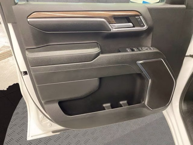 2024 Summit White Chevrolet Silverado 1500 LT 4X4 Truck